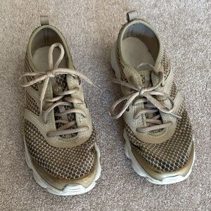 Easy Spirit Tan Athletic Shoes